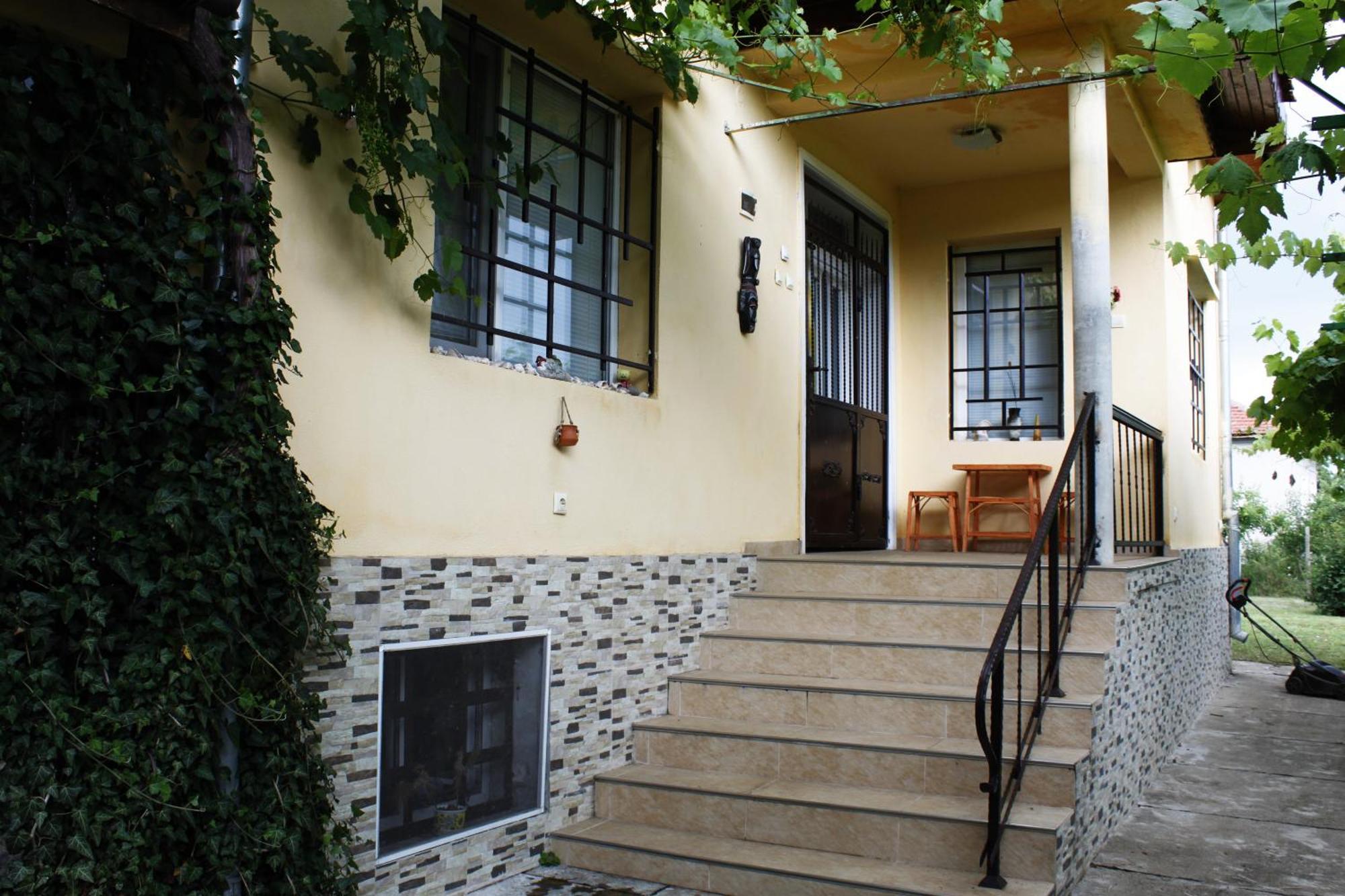 Guesthouse Planinsko Gnezdo Tŭzha Exteriör bild